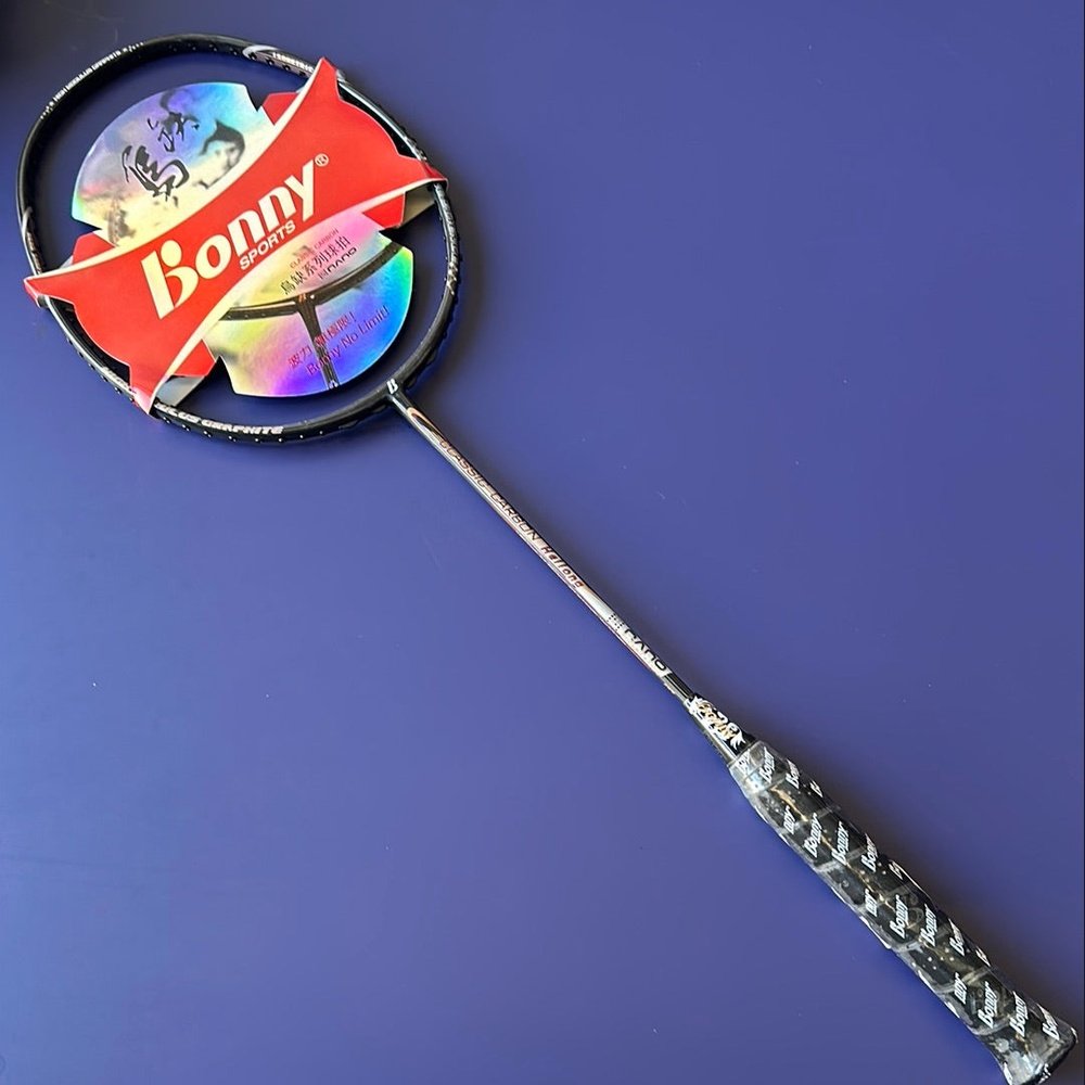 Bonny WU QUE Black Dragon Badminton Racket 90g max 30lbs