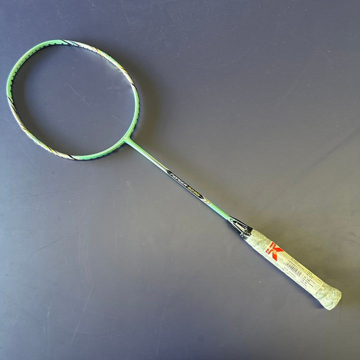 CLEARANCE SALE Kawasaki Carbon Fiber Badminton Racket (clearance model, can be strung up to 28lbs)Including strings
