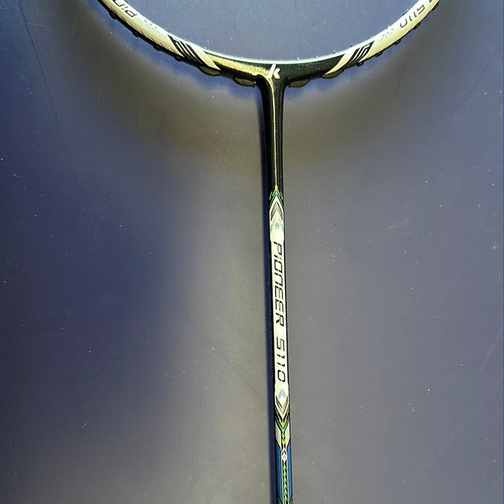 CLEARANCE SALE Kawasaki Carbon Fiber Badminton Racket (clearance model, can be strung up to 28lbs)Including strings