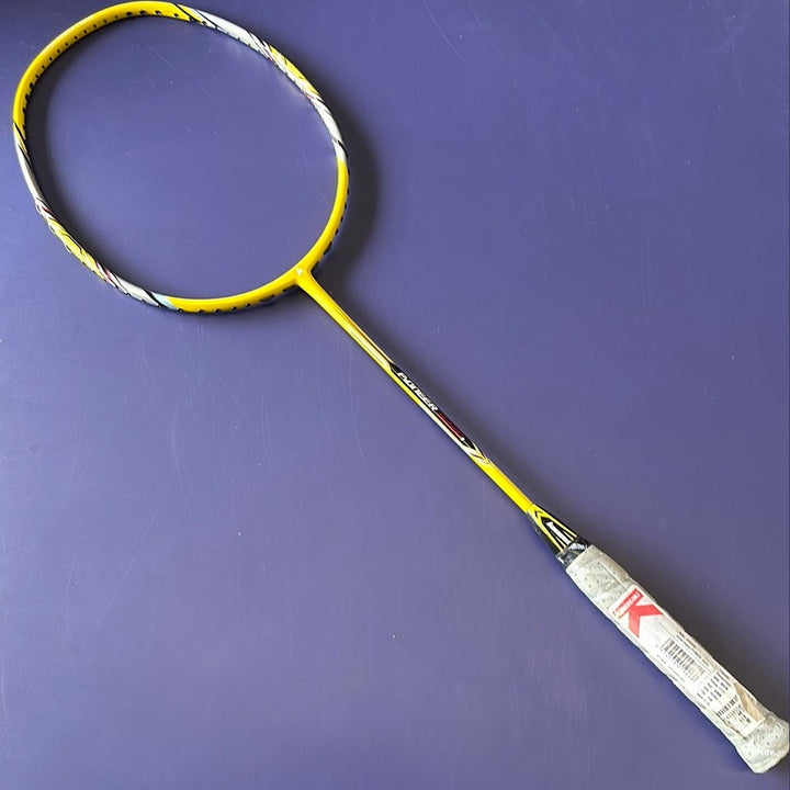CLEARANCE SALE Kawasaki Carbon Fiber Badminton Racket (clearance model, can be strung up to 28lbs)Including strings