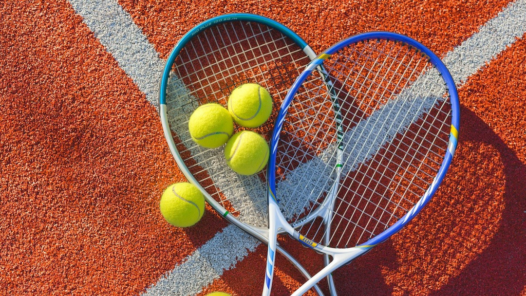 CHOOSING THE RIGHT TENNIS RACQUET