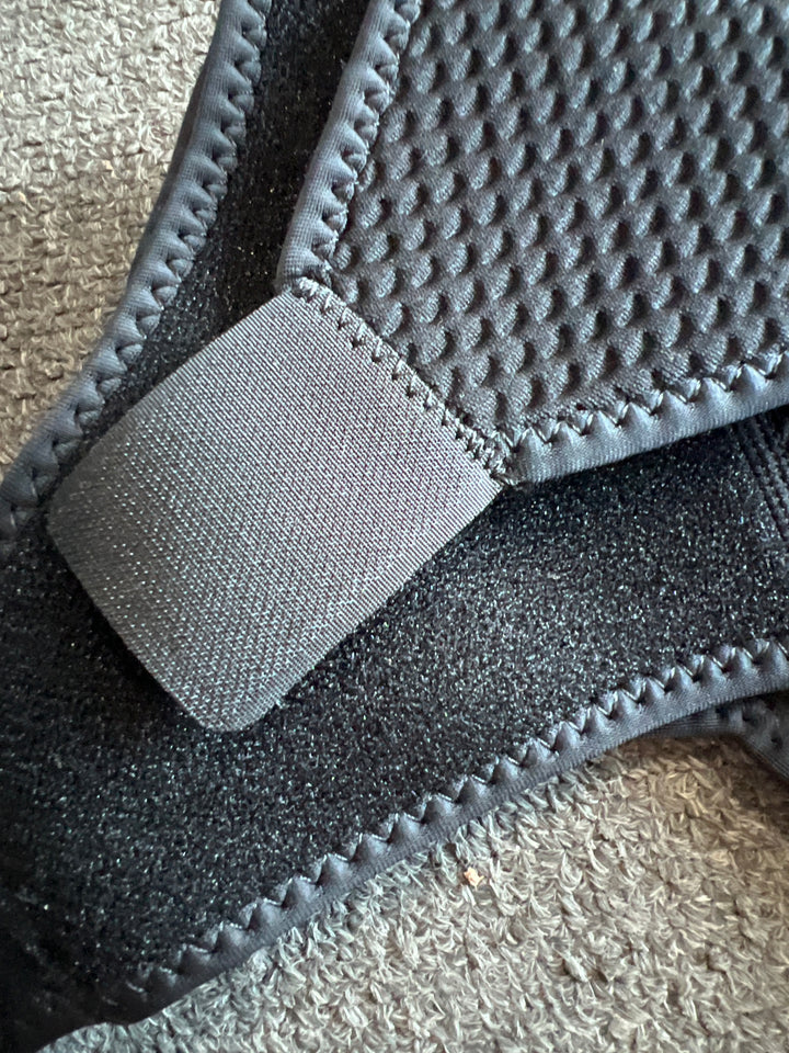 MARKTOP Left/Right Compression Shoulder Brace Rotator Cuff Support Sports Dislocate Wrap shoulder pads