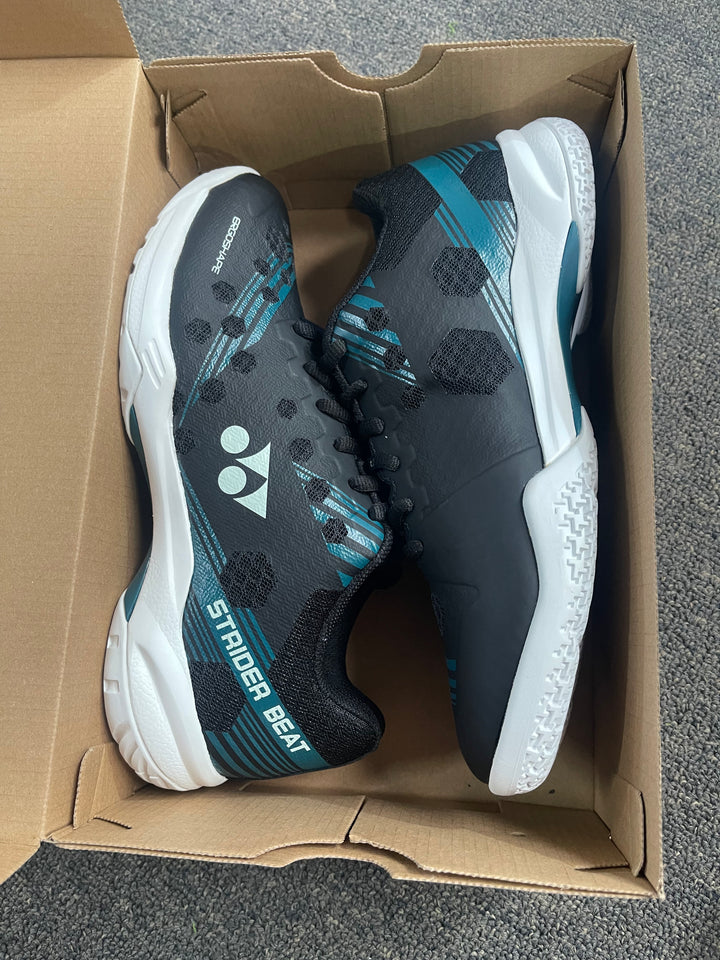 YONEX Power Cushion Strider Beat SHBSB1EX Black/White badminton shoes