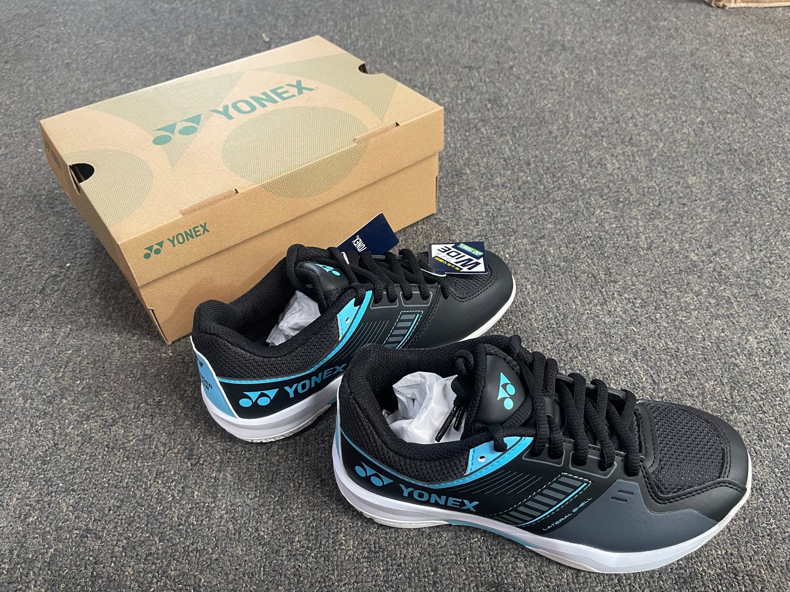 YONEX Power Cushion Strider Flow Wide SHBSF1WEX Black/Blue badminton shoes