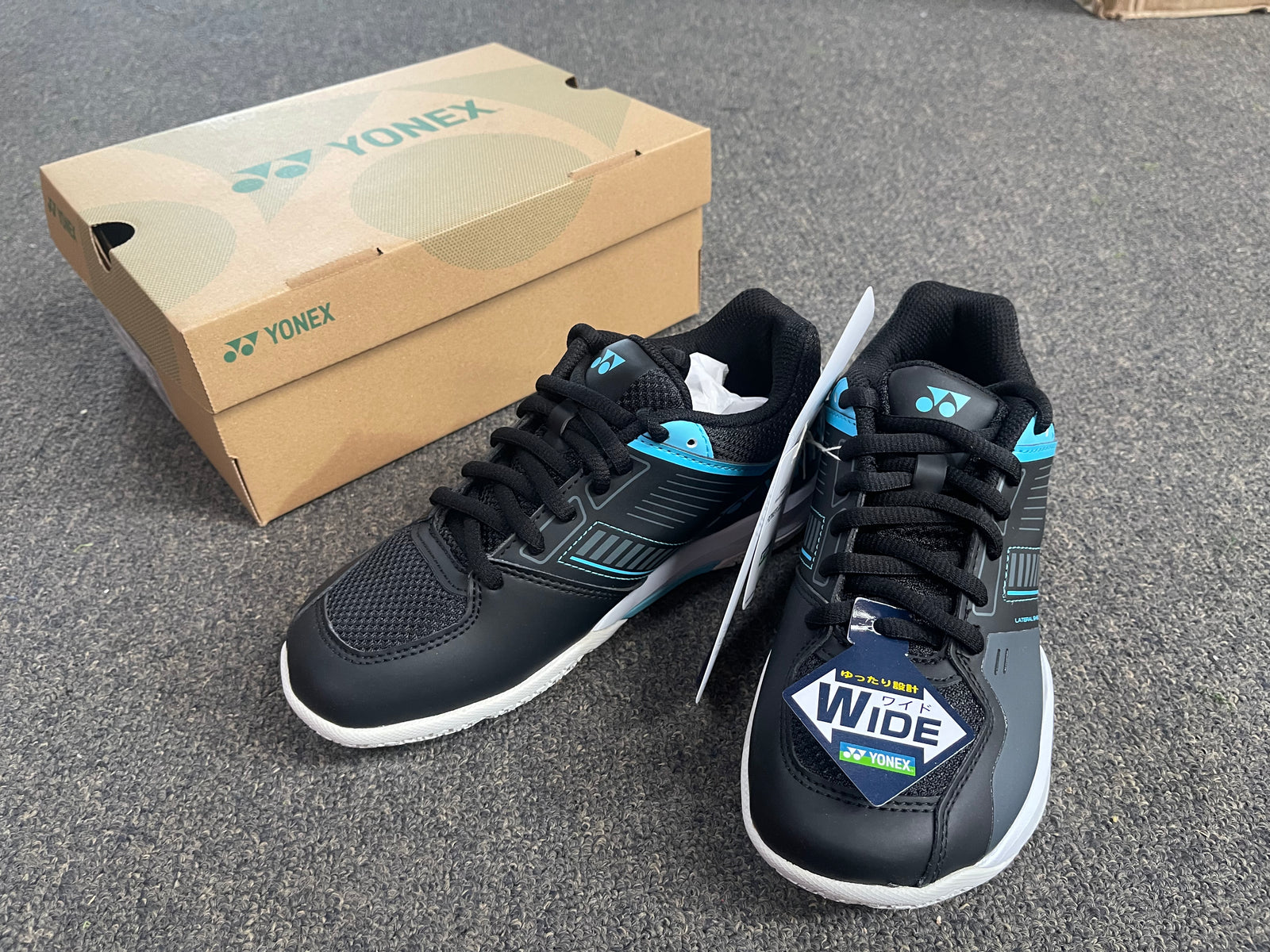 YONEX Power Cushion Strider Flow Wide SHBSF1WEX Black/Blue badminton shoes