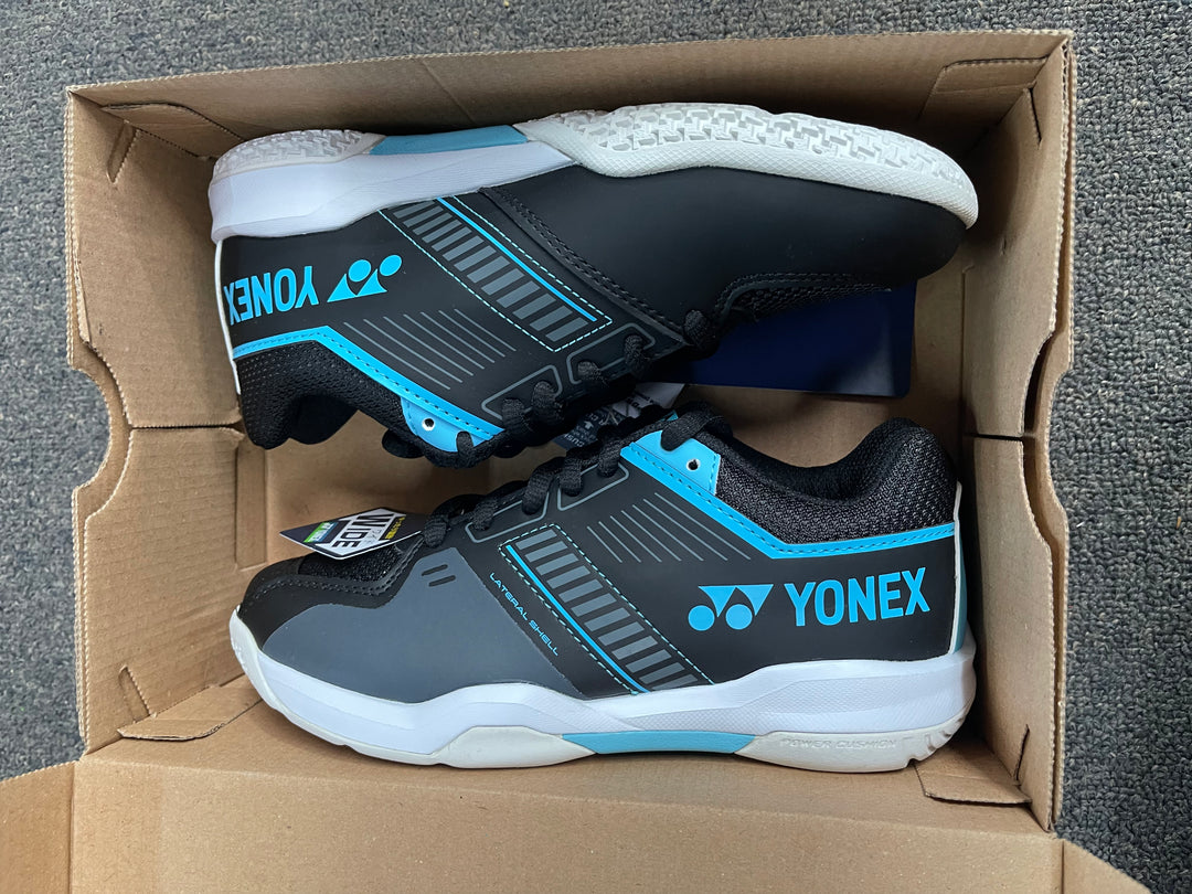 YONEX Power Cushion Strider Flow Wide SHBSF1WEX Black/Blue badminton shoes