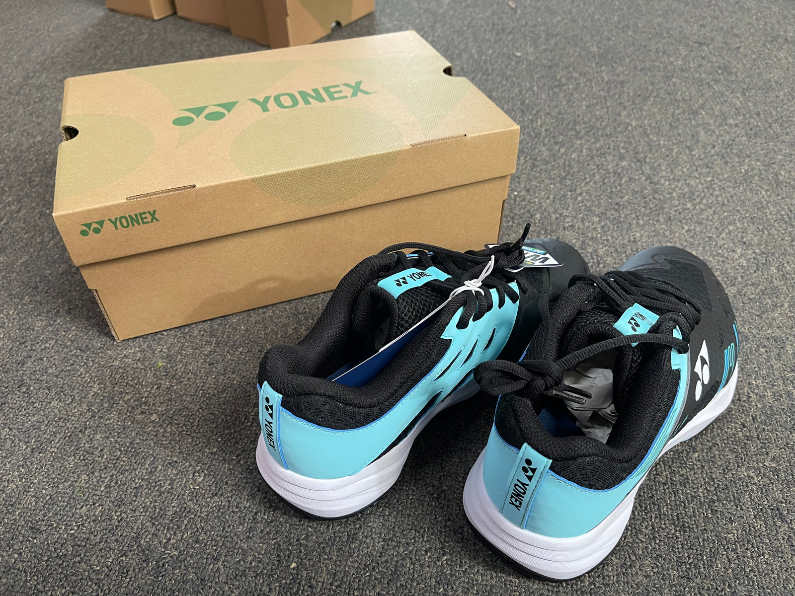 YONEX Power Cushion Cascade Accel Wide SHBCA1WEX Black/Ice Blue badminton shoes
