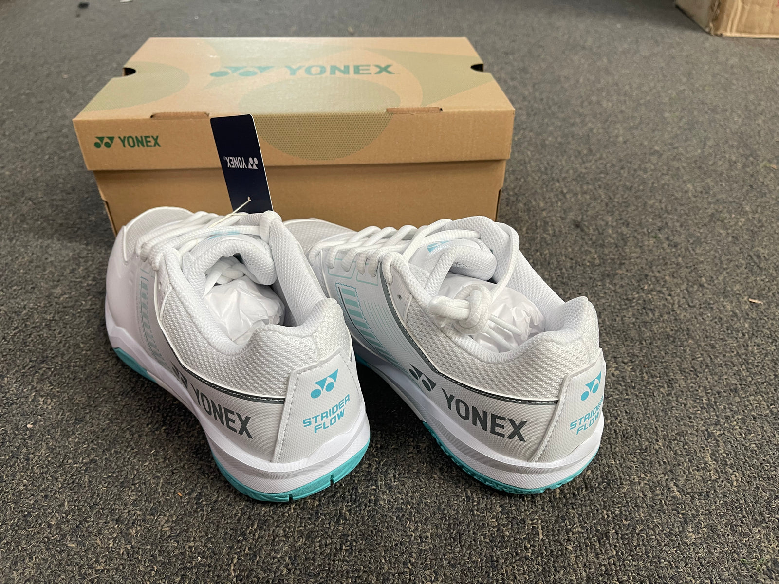 YONEX Power Cushion Strider Flow SHBSF1EX White/Mint badminton shoes