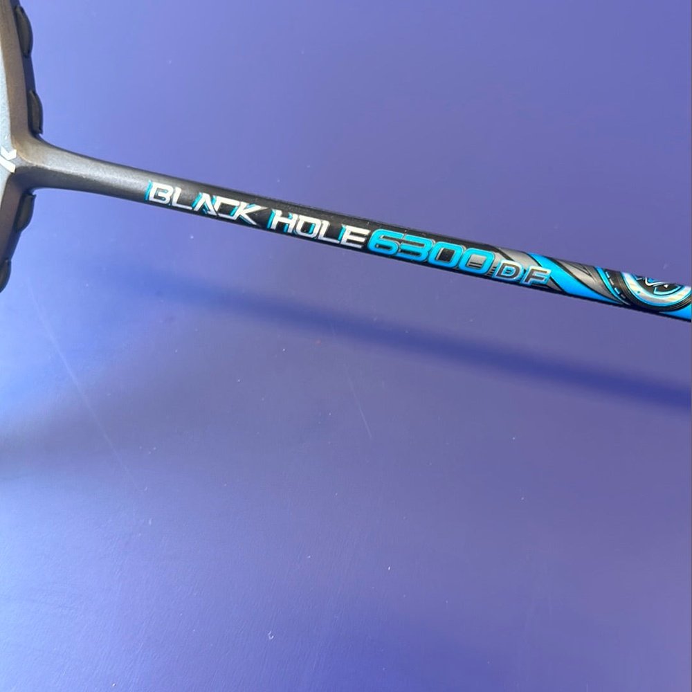 Kawasaki Blackhole 6300 Badminton Racket 83g max 28lbs